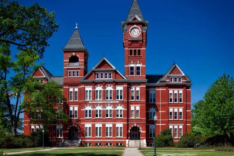 The Truth About How Americans Are Covering the Cost of College