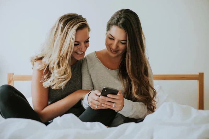 14 Ways to Make Extra Cash on Your Smartphone